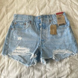 NWT Levi 501 high rise shorts size 26